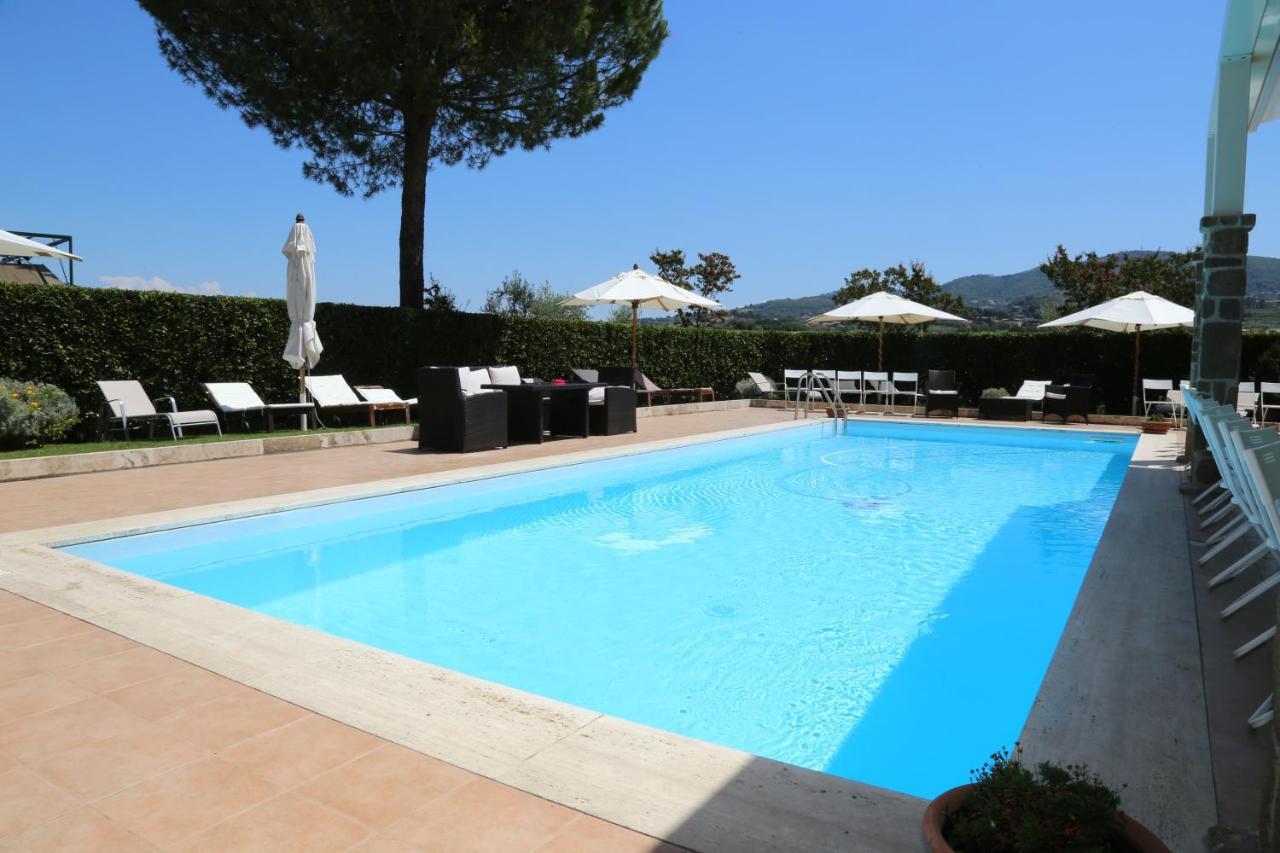 Tenuta Di Pietra Porzia 몬테포르지오카토네 외부 사진