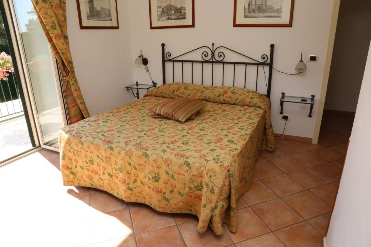 Tenuta Di Pietra Porzia 몬테포르지오카토네 외부 사진