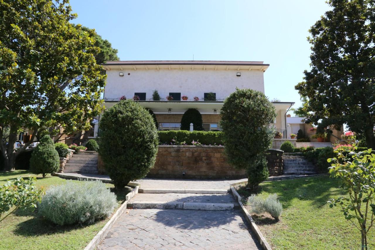 Tenuta Di Pietra Porzia 몬테포르지오카토네 외부 사진
